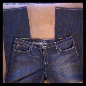 Jessica Simpson Rockin” curvy boot jeans